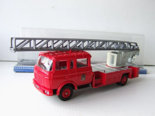CPF106 POMPIERS 1/43 Hachette IXO Berliet GBK18 4x4 - Jumajo