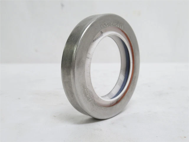 235350 Old-Stock; Garlock 24076-0908 Double Lip Seal; 1-3/4"ID x 2-5/8"OD
