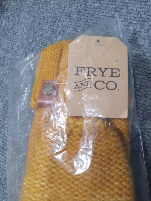 Frye Co NWT Women's Butter Golden Harness Cable Knit Pop Top Mitten Gloves OSFM 2