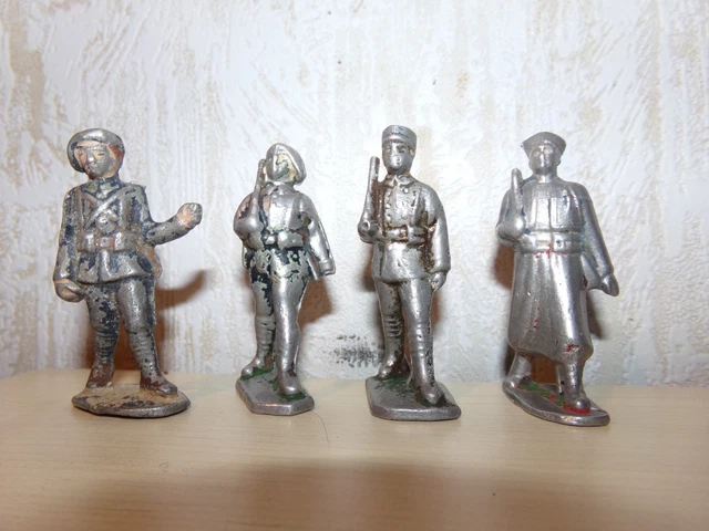 Statuette Quiralu - Chasseur Alpin Avec Cor De Fanfare - Défilé Militaire - Occasion