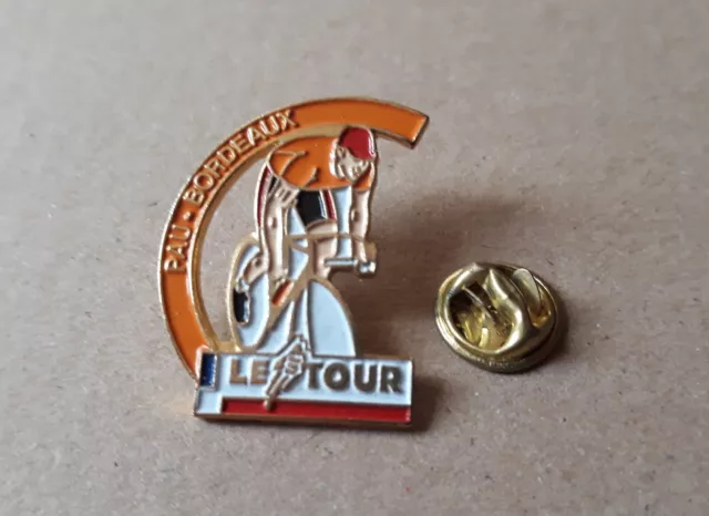 pin's cyclisme / Tour de France - étape Pau Bordeaux (base dorée) hauteur: 3 cm