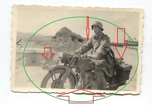 18/14 wk2  Foto  WH Kradmelder Soldat Staubig und erschöpft