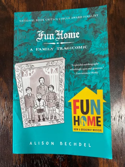 Fun Home: A Family Tragicomic - Paperback By Bechdel, Alison - VERY GOOD