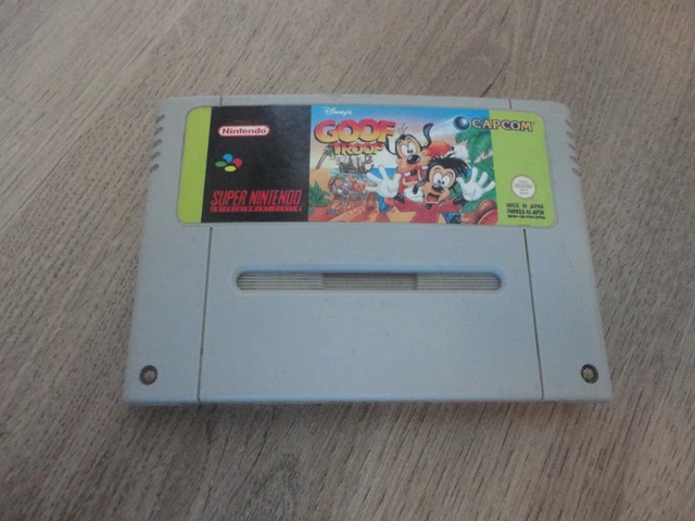 ancienne cartouche de jeu sur console super nintendo SNES " goof troop "