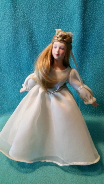 Cinderella AVON~ Fairy Tale Collection ~ Porcelain Doll 9.5"  1984 w/stand nb
