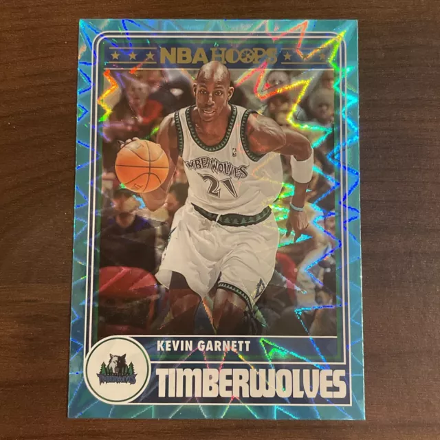 Kevin Garnett 2023-24 Panini NBA Hoops #283 Teal Explosion Parallel Timberwolves