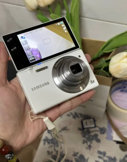 Samsung MV800 Flip-out Vlog Camera White (Preowned)