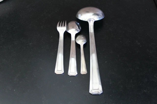 24 Couverts de Table art déco en  Métal argenté +louche  Frionnet F