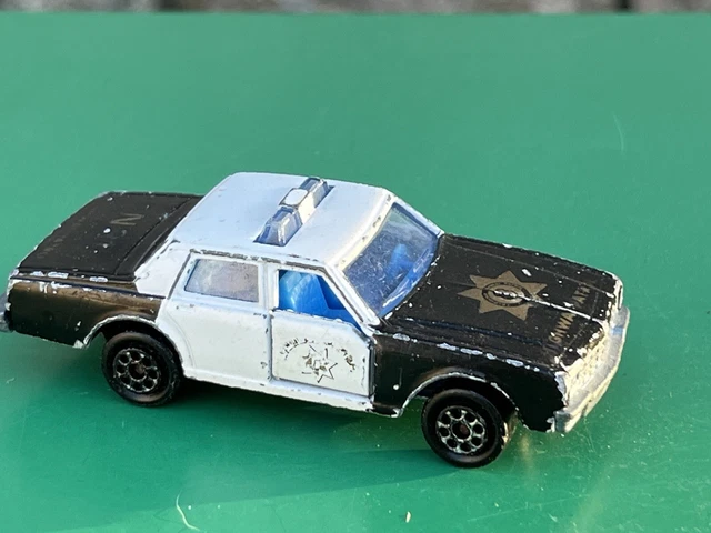 Voiture Miniature Majorette N°240 Chevrolet Impala Police - Échelle 1/69, Bleu, Occasion