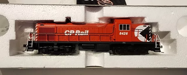 Atlas Classic HO Alco RS-3 Locomotive CP Rail #8426