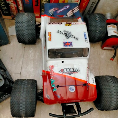 - Two Engines Ottime condizioni prima serie Traxxas RC Model Traxxas E-Maxx 