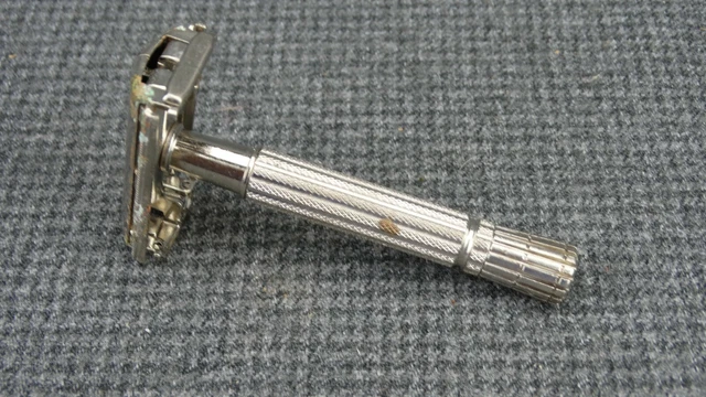Gillette TTO Flare Tip DE Safety Razor Silver Tone 1958 - D3 Date Code