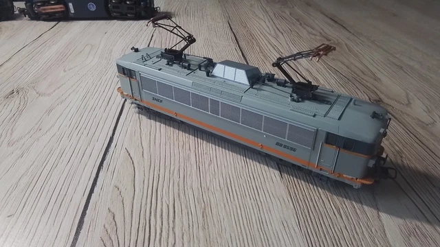HO] : Locomotive électrique BB 25681, Livrée Béton, Dépôt De Rennes Ep Vi Sncf Analogique R37 41132