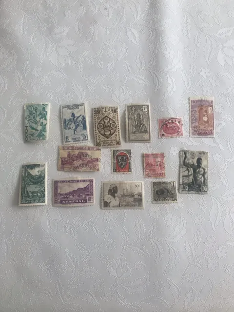 13 Briefmarken Französischen Kolonie