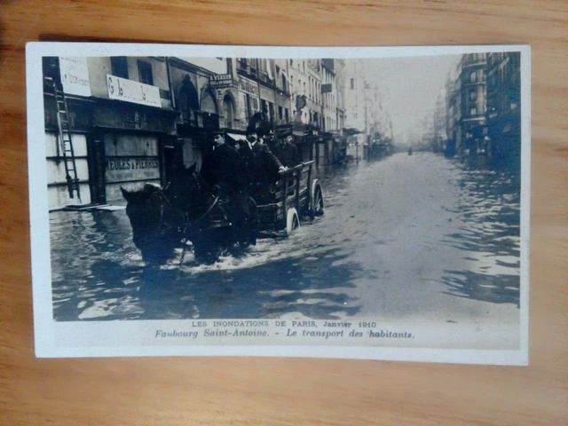 Cpa INONDATIONS DE PARIS faubourg saint Antoine le transport des habitants janvi