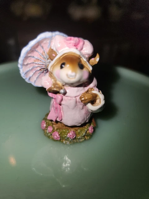 Wee Forest Folk M-170 Polly’s Parasol, Retired 1990