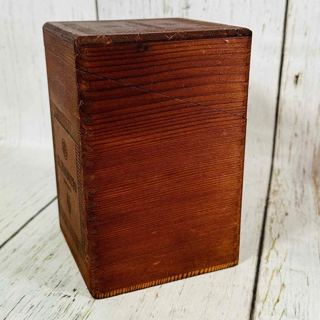 WOODEN CIGAR BOX, El Producto Queens, Wooden Hinged Box £28.81