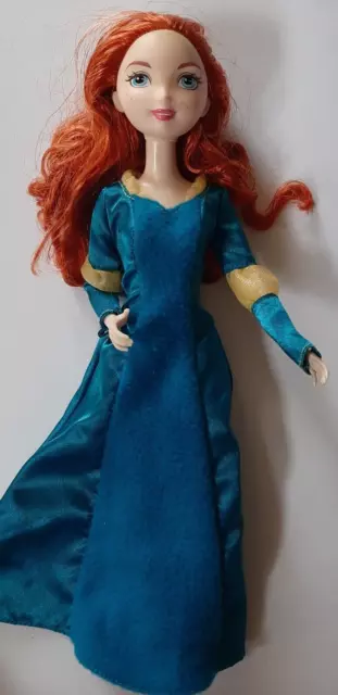 DISNEY Poupée princesse MERIDA robe magique Hasbro Rebelle NEUVE