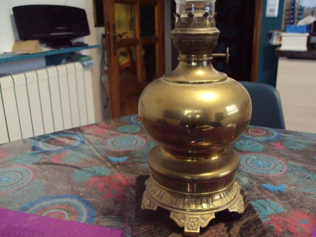 LAMPE À PÉTROLE ancienne en bronze EUR 110,00 - PicClick FR