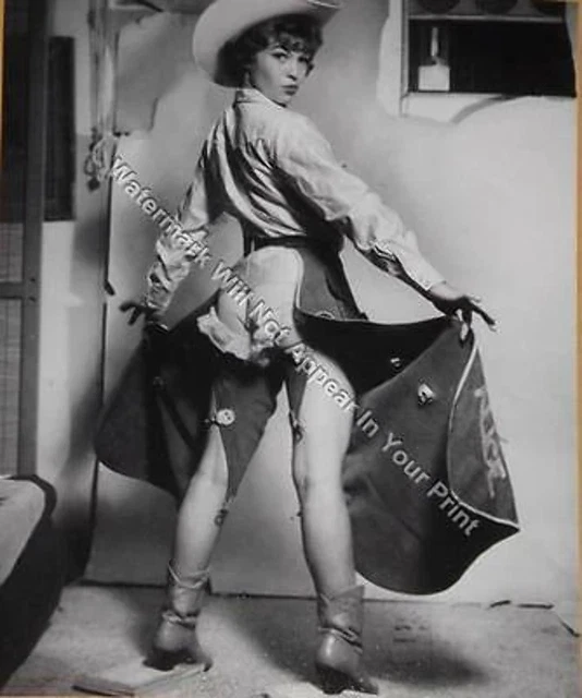 A67 SCARY FREAKY ODD STRANGE Elvgren Pinup Cowgirl BIZARRE VINTAGE PHOTO WEIRD
