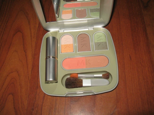 New Rare Mary Kay Full Custom Signature Compact Beautiful Nature Cantaloupe