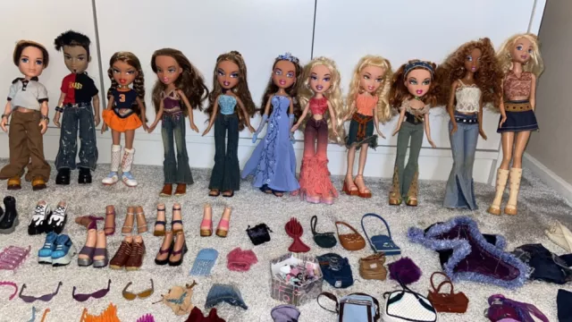 Bratz doll bundle of 11 dolls (2001-2003) including accessories, great condition