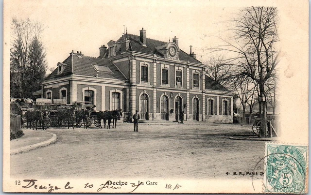 58 DECIZE - vue de la facade de la gare