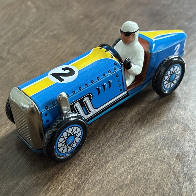 Lot - A Schylling Collector's Series Speedway Auto Racer Classic Tin Lot - A Schylling Collector's Series Speedway Auto Racer Classic Tin