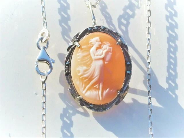 BEAU PETIT PENDENTIF / BROCHE / ANCIEN 1950 avec CAMEE + CHAÎNE 45cm / En ARGENT
