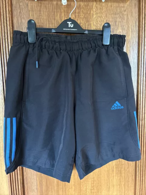 Adidas Men's athletic Climate shorts black with  blue strips size M Pockets