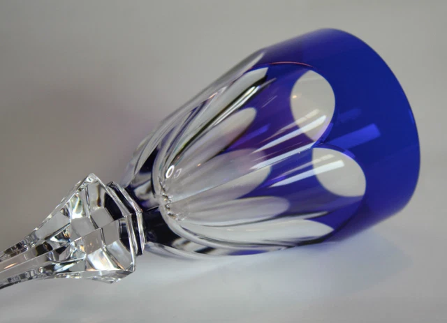 Verre à Vin du Rhin Roemer Cristal Saint-Louis Modèle Chambord hauteur 23cm Bleu