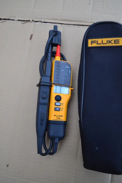 FLUKE-T150/H15  Fluke Voltage and Continuity Tester, IP64, LCD
