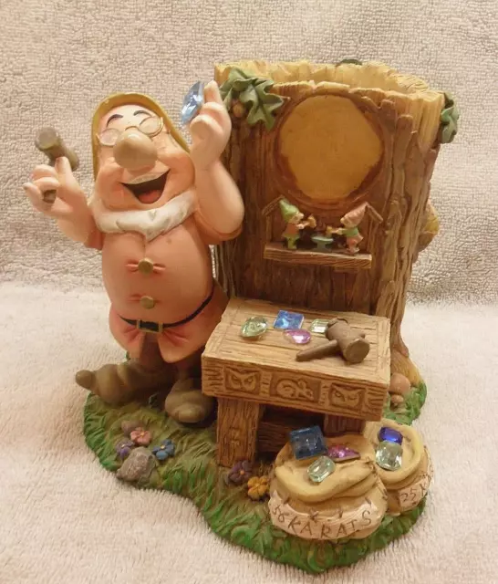 DISNEY SNOW WHITE & Seven Dwarfs " Doc " Desk Pen & Pencil Holder
