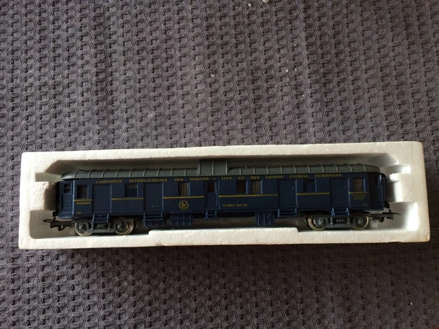 N° 2 wagon de marque jouef + boîte d'origine référence 5647 pas de