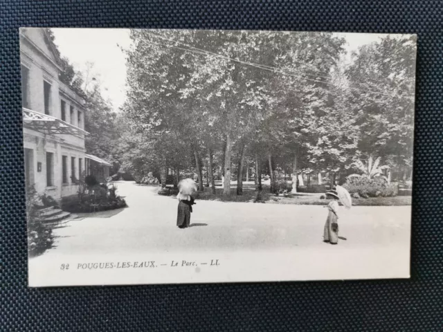 CPA 58 POUGUES-LES-EAUX - Le Parc