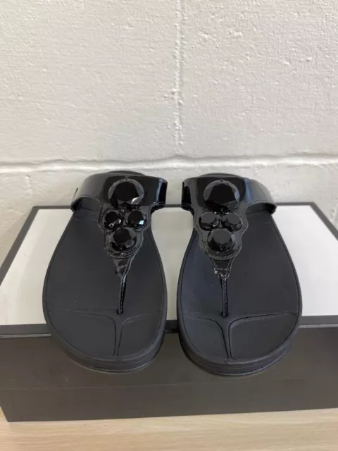 Fitflop Luneta 181-001 Black Patent Leather Thong Sandal Jeweled Women Size 8 US