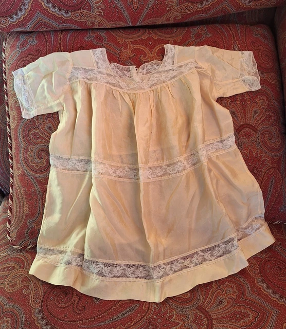 ANTICO ABITO Bambina Bambola In Seta E Pizzo Valenciennes Colore