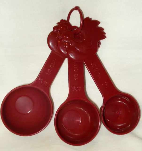 Set of 4 Paula Deen Plastic Chicken Rooster Measuring Cups color red