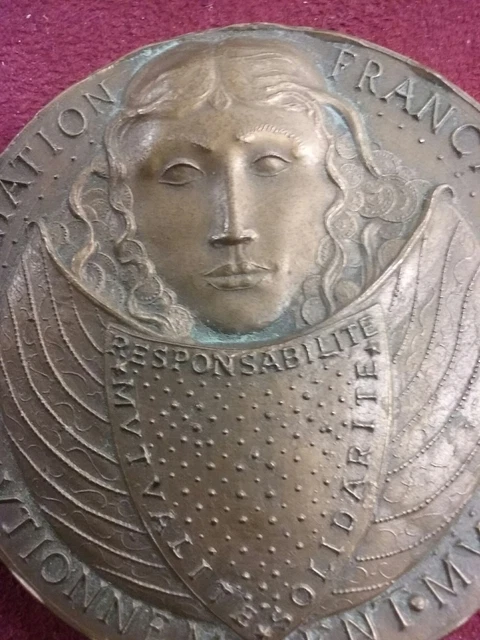 9- MEDALLE ART DECO VLLE DE LEGE CORTEGE DES DRAPEAUX 1830-1930