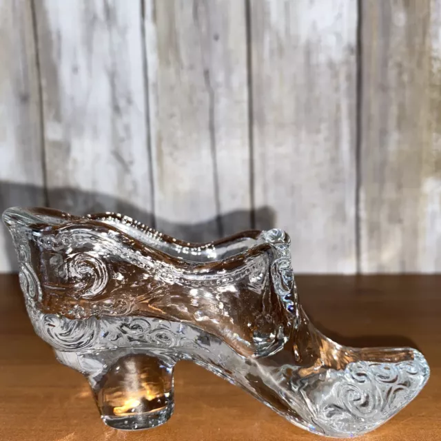 Mosser Art Glass In Crystal # 109  Bow Slipper / No Chips