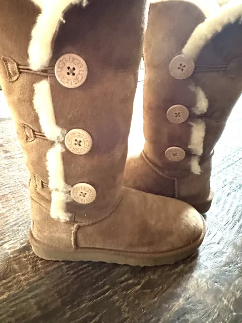 Ugg Bailey 3 Button Triplet Sheepskin Suede Tall Boots Womens Size 9