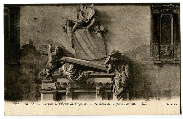CPA 13 Bouche du Rhône Arles Interior de l'Eglise St-Trophime
