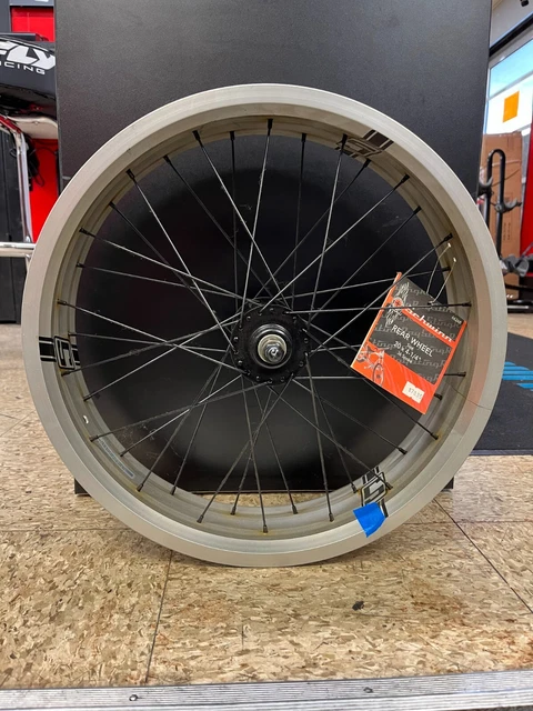 schwinn stingray rear wheel