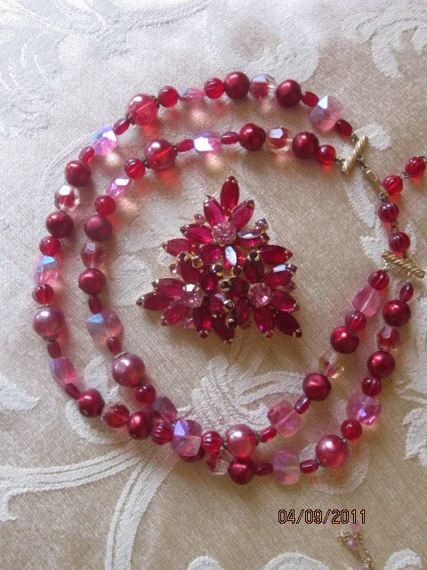 Vintage Parure Red & Pink Crystal & Rhinestone Necklace Broach, Earrings