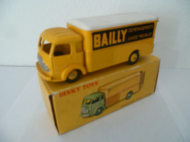 DINKY TOYS SIMCA Cargo 1956 au 1/50 BAILLY réf 33 AN col
