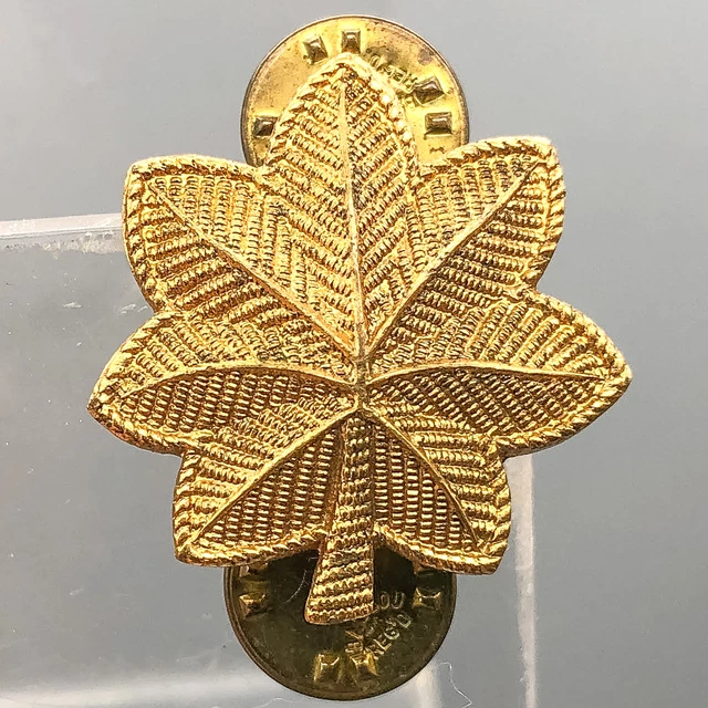 US ARMY LIEUTENANT Colonel Major Pin Pinback Gold Oak Leaf HLPGI