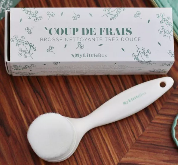 Brosse Nettoyante Très Douce my little box Pour Exfolier Et Nettoyer Le Visage