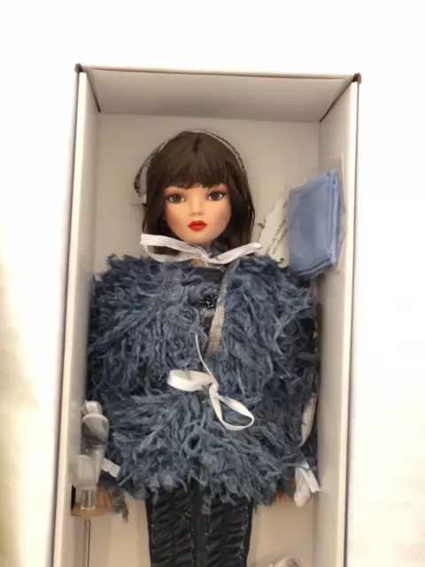 Ellowyne Wilde "Feeling Navy Blues" FULL DOLL & OUTFIT NRFB - Tonner Boutique