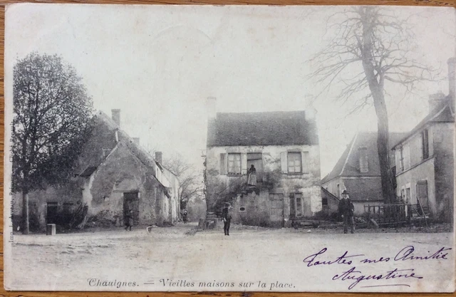 CPA- Chaulgnes- Vieilles Maisons sur la place
