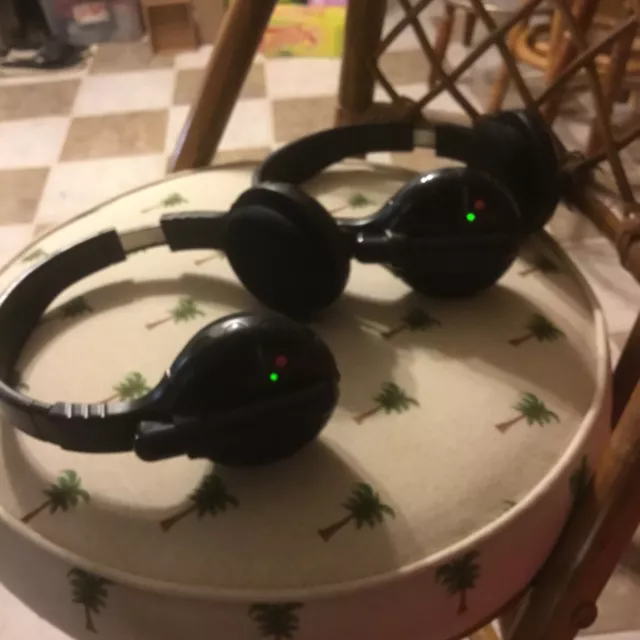 SET OF 2 HONDA ODYSSEY OEM Stereo Infrared Wireless Headphones 2003 1102 SET OF 2 HONDA ODYSSEY OEM Stereo Infrared Wireless Headphones 2003 1102